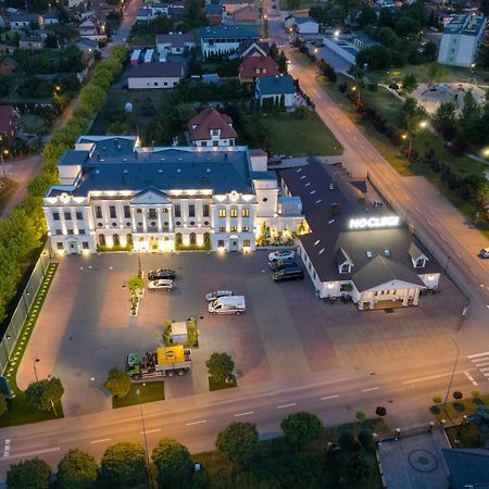 Апарт отель Arkadia Radziejow Экстерьер фото