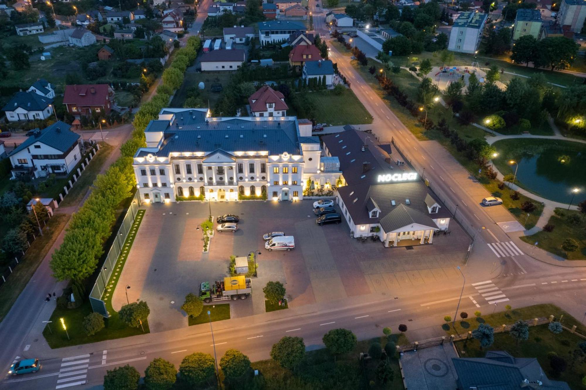 Апарт отель Arkadia Radziejow Экстерьер фото